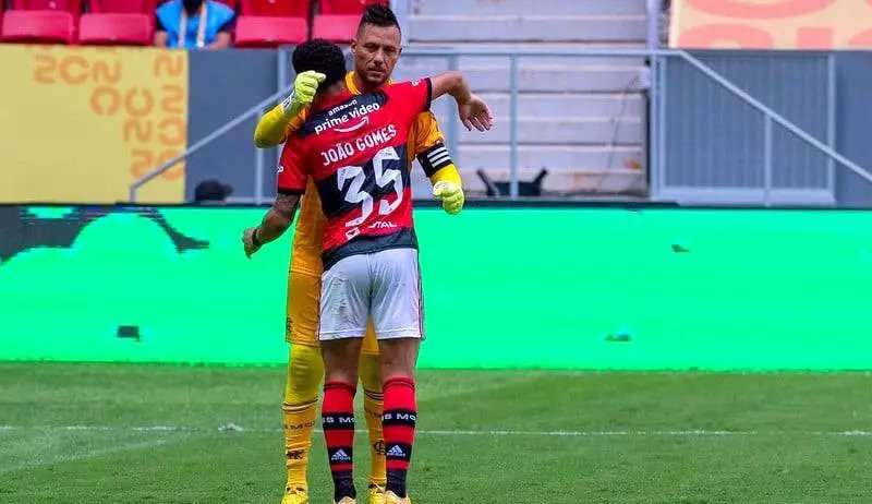 Após vencer a Copa do Brasil, Flamengo encara o América-MG com time reserva