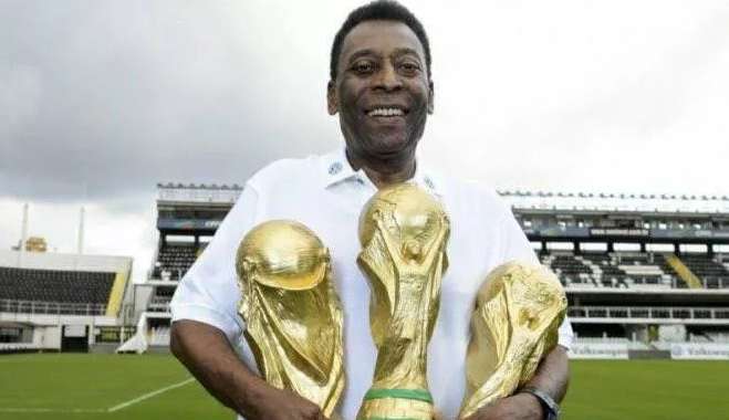Pelé o rei do futebol completa 82 anos nesse domingo