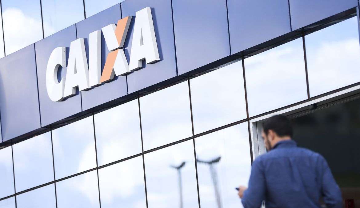 Após recomendação, Caixa econômica decide por congelar os recursos de consignados do Auxílio Brasil