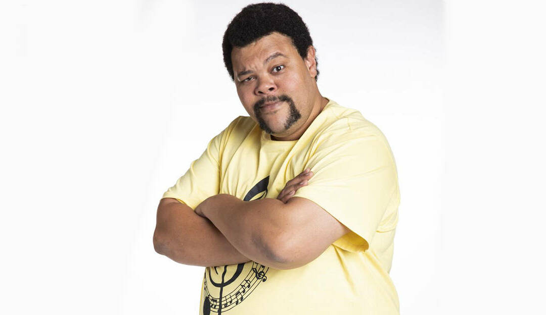 Babu Santana comemora fim da crise financeira