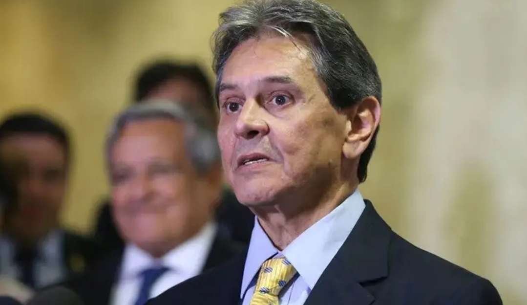 Polícia Federal apreende mais de 7 mil munições na casa do ex-deputado Roberto Jefferson