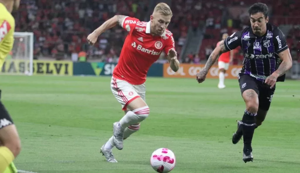 Internacional vira sobre o Ceará e garante vaga na Libertadores 2023