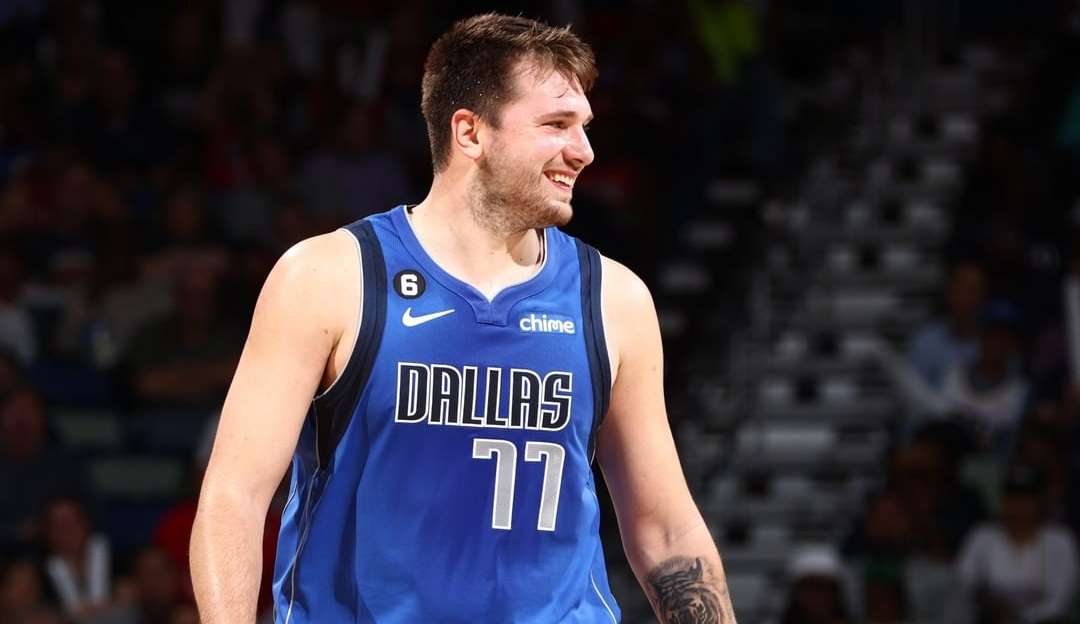 Luka Doncic entra para lista histórica após triplo-duplo contra os Nets