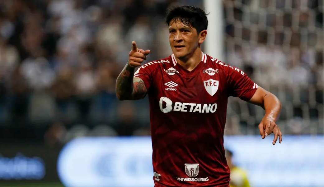 Cano quebra recordes e garante vaga do Fluminense na Libertadores