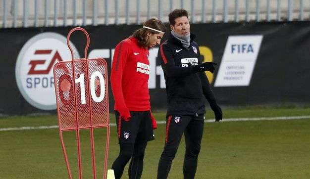 Filipe Luís comenta sobre Simeone em má fase no Atlético de Madrid