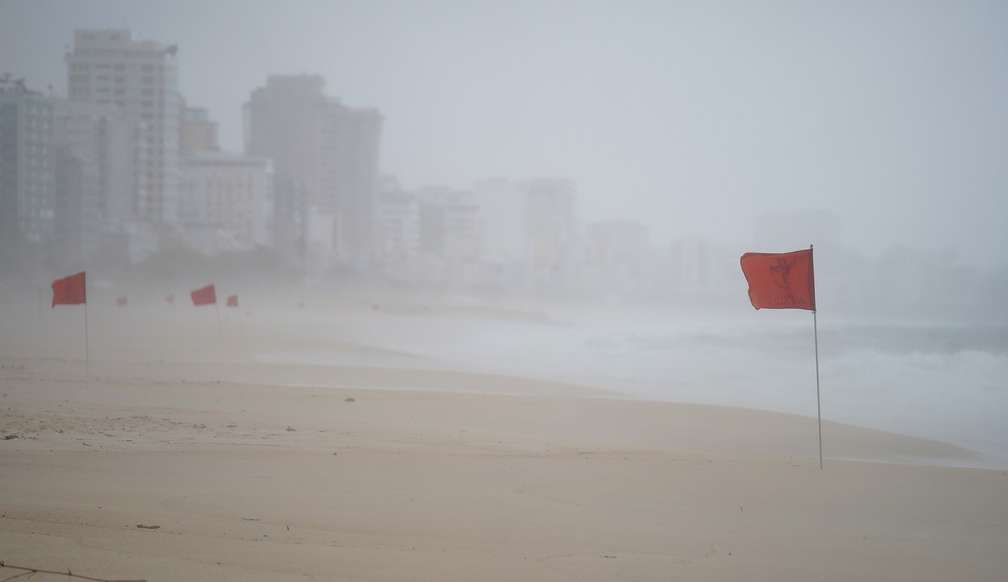 Grande frente fria avança sobre o Brasil