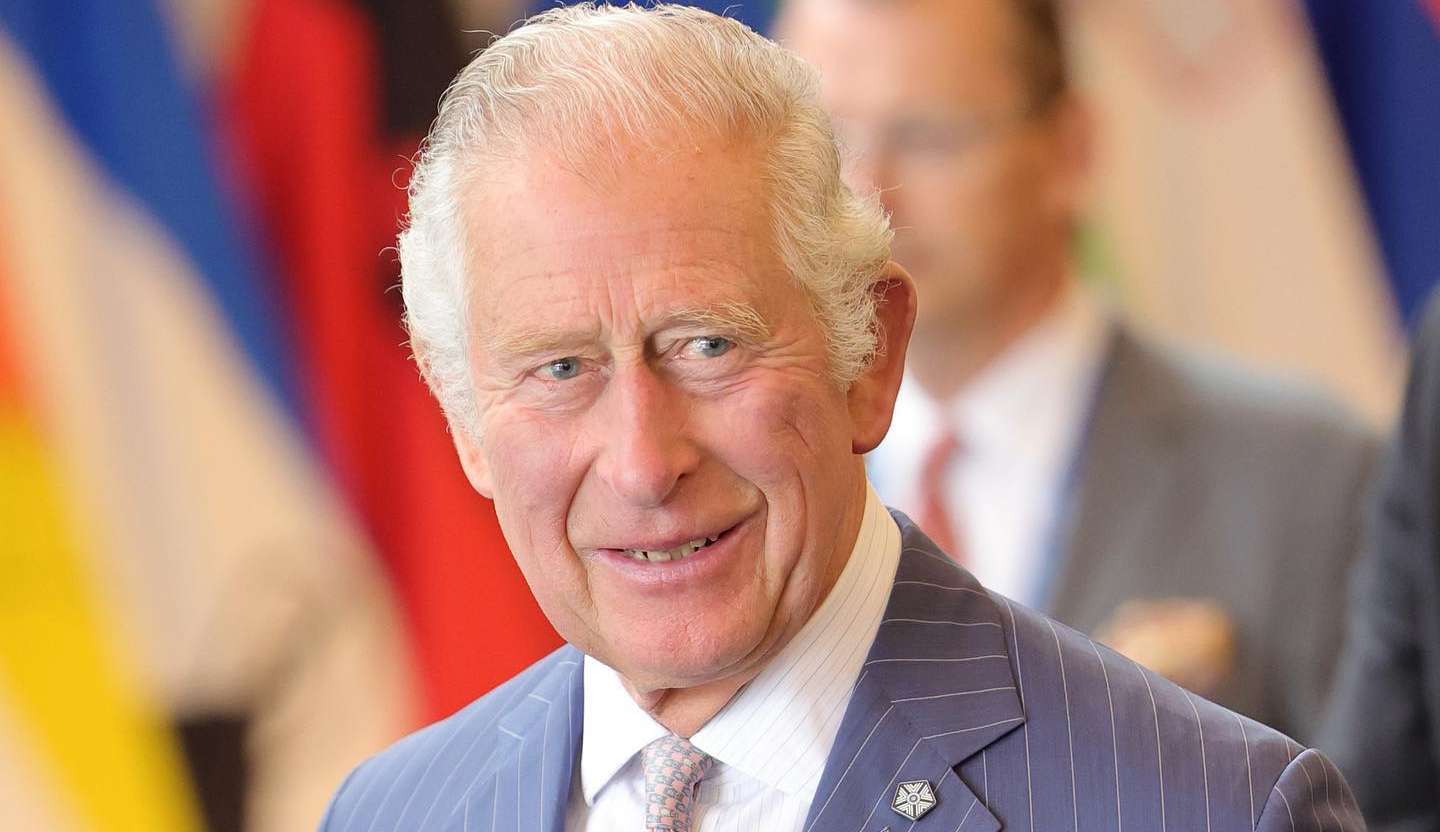 Rei Charles cogita ser gay em discussão com Diana, afirma livro que conta a história do monarca