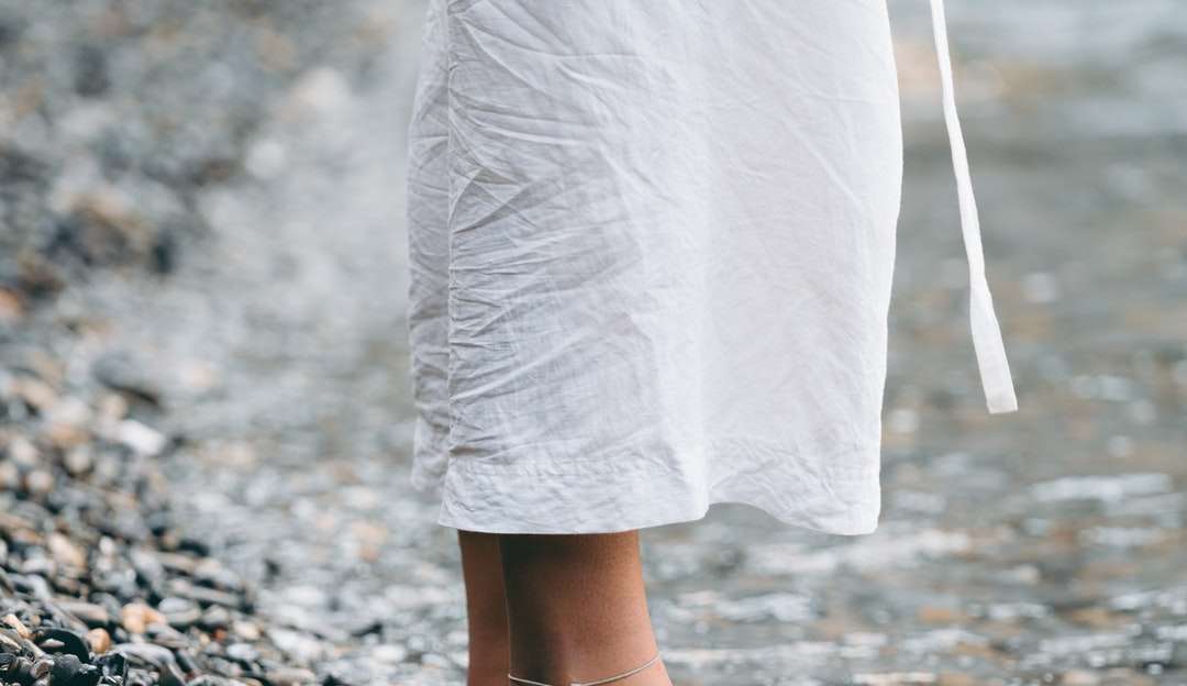 Andar descalço pode trazer benefícios à saúde; saiba mais sobre o que a ciência diz sobre isso