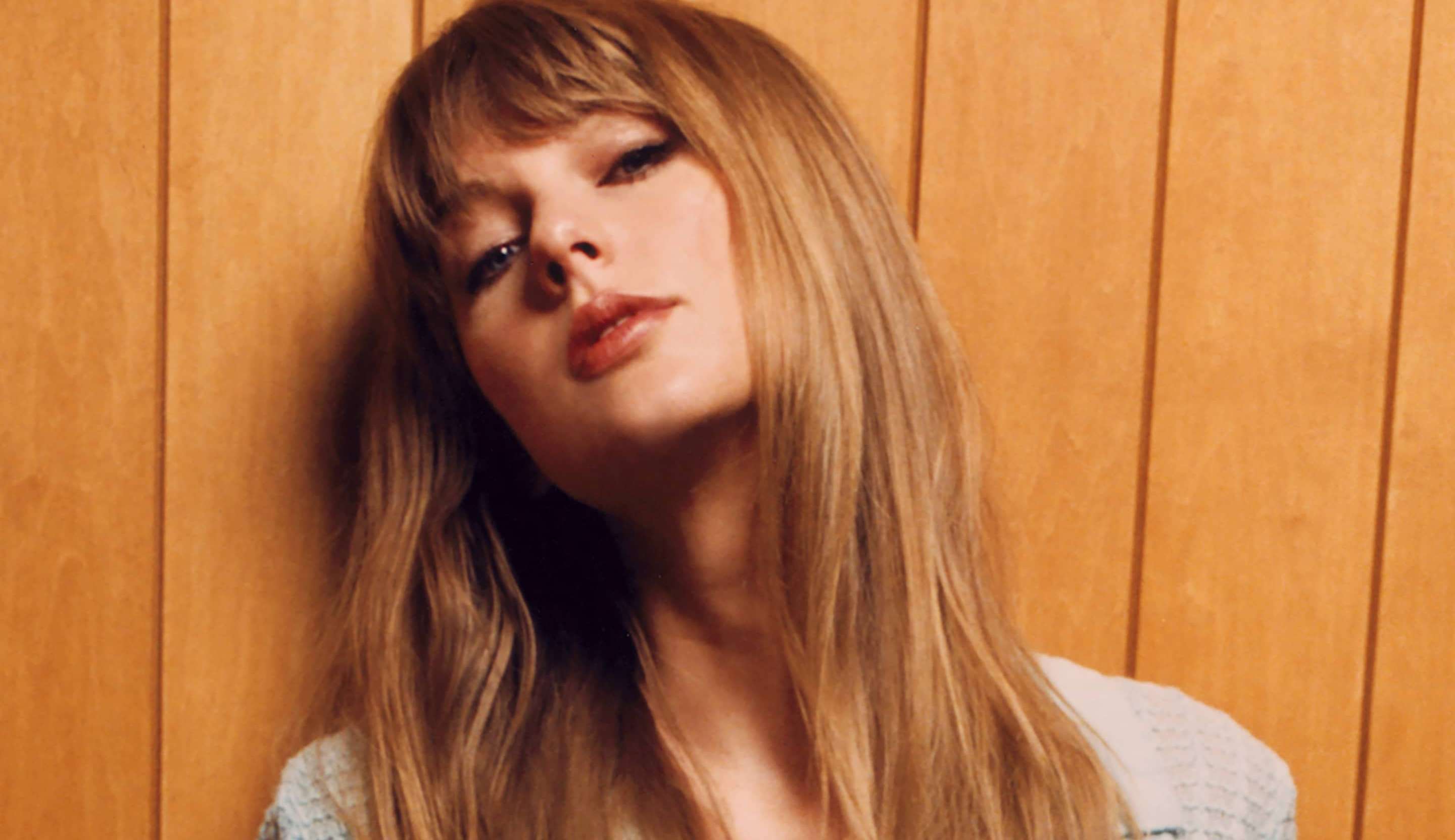“Midnights”, de Taylor Swift, se torna o álbum feminino mais reproduzido do ano no Spotify