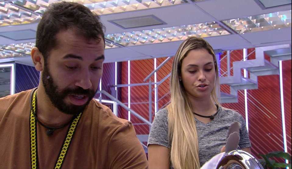 Gil e Sarah falam da popularidade de Juliette no BBB 21: ‘Ou o povo gosta ou tem ranço’