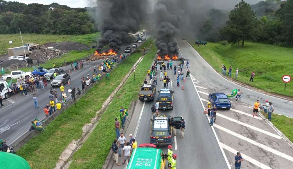 STF investiga empresários que estariam financiando bloqueios nas rodovias
