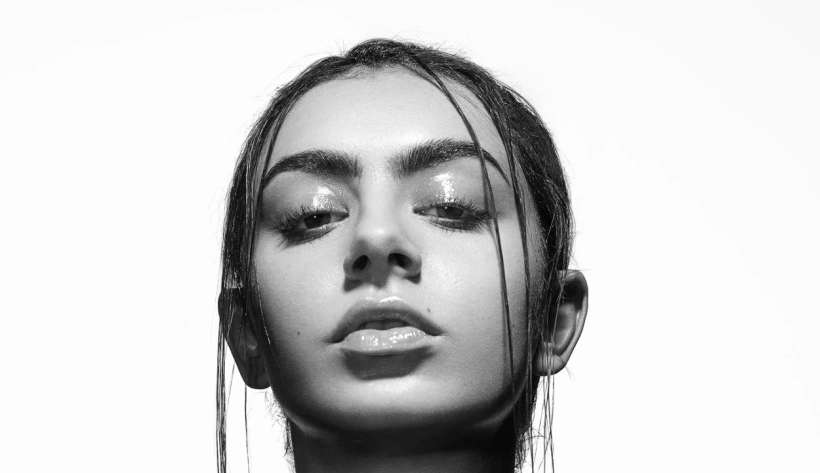 Charli XCX vai dirigir série de comédia da A24