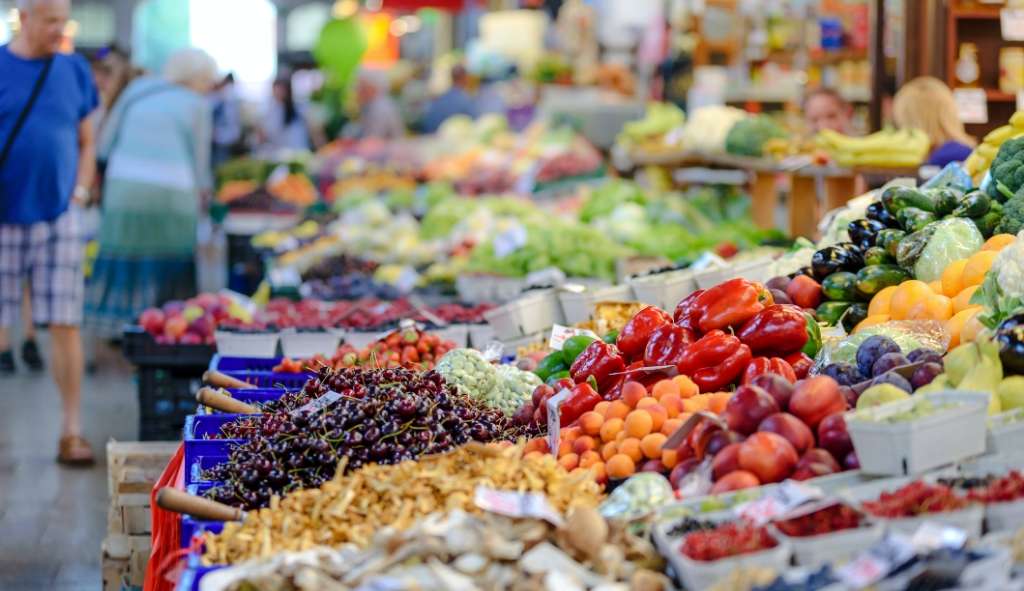 Mortes relacionadas ao consumo de ultraprocessados chegam a 57 mil por ano no Brasil, aponta estudo