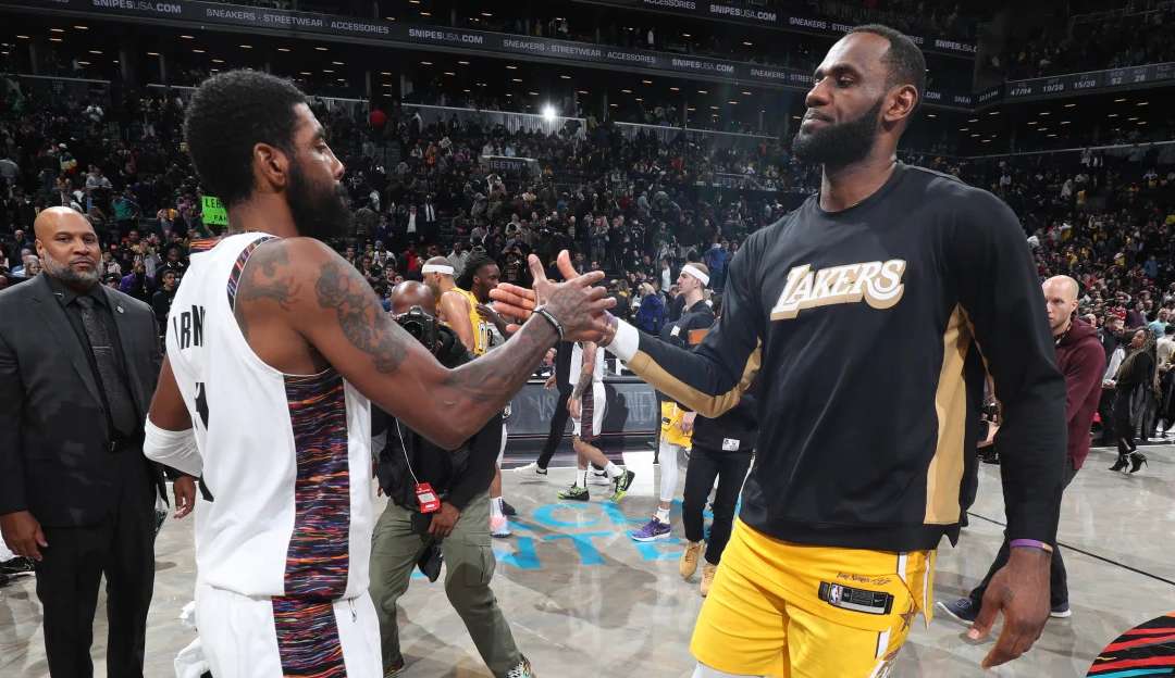 LeBron concorda que Kyrie Irving errou mas acha punição desnecessária
