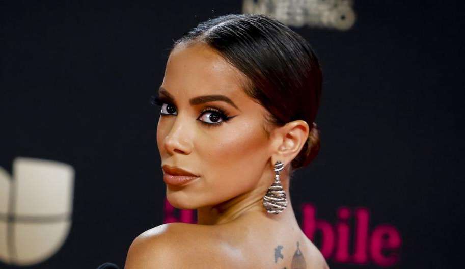 O mundo está envolvido: confira as conquistas de Anitta em 2022