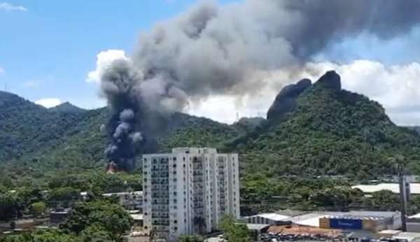 Cenário de Todas as Flores é atingido por incêndio no Projac