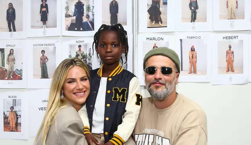 Bless, filho de Gio Ewbank e Bruno Gagliasso, estreia na SPFW