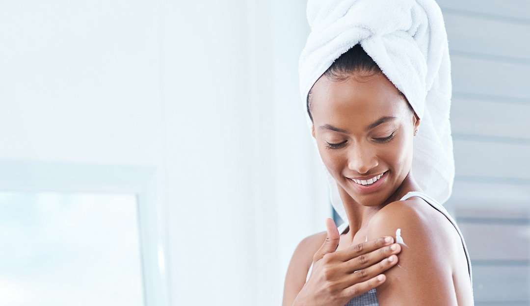 Conheça as melhores fórmulas de hidratantes corporais para seu tipo de pele