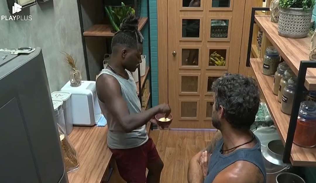 A Fazenda: Iran e Pelé avaliam cenários para a roça