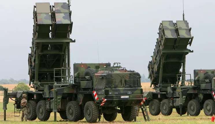 Polônia entra em acordo com Alemanha e recebe sistema antiaéreo Patriot