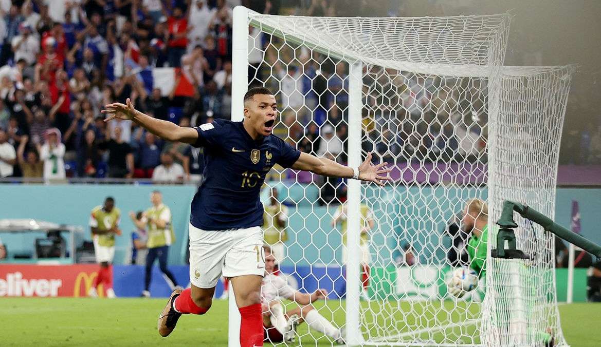 De virada: com dois gols de Mbappé, França avança para as oitavas da Copa