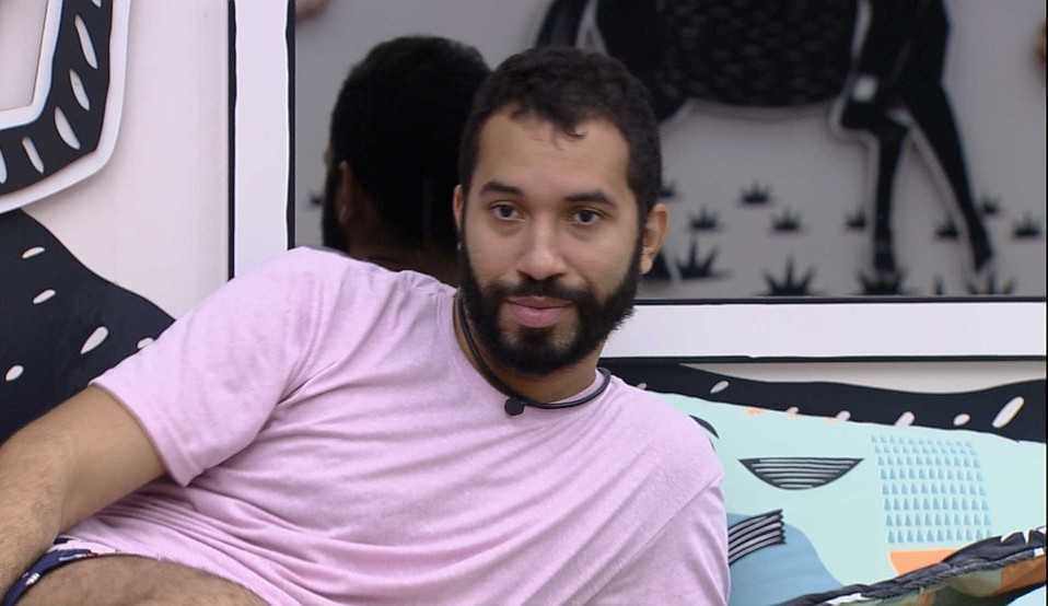 Juliette diz que vai ao paredão e Gil diz “/É óbvio que tu vai”/