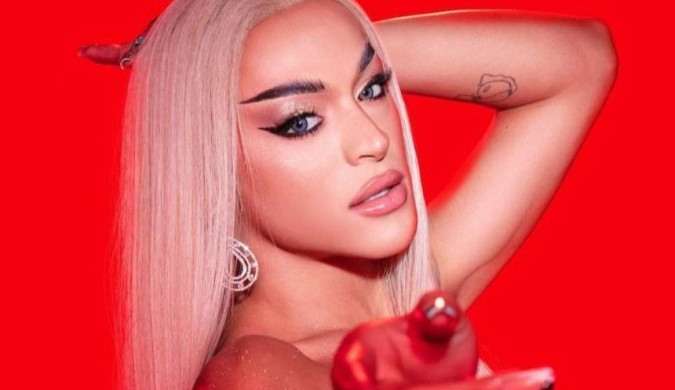 Pabllo Vittar é anunciada na Farofa da Gkay como line-up