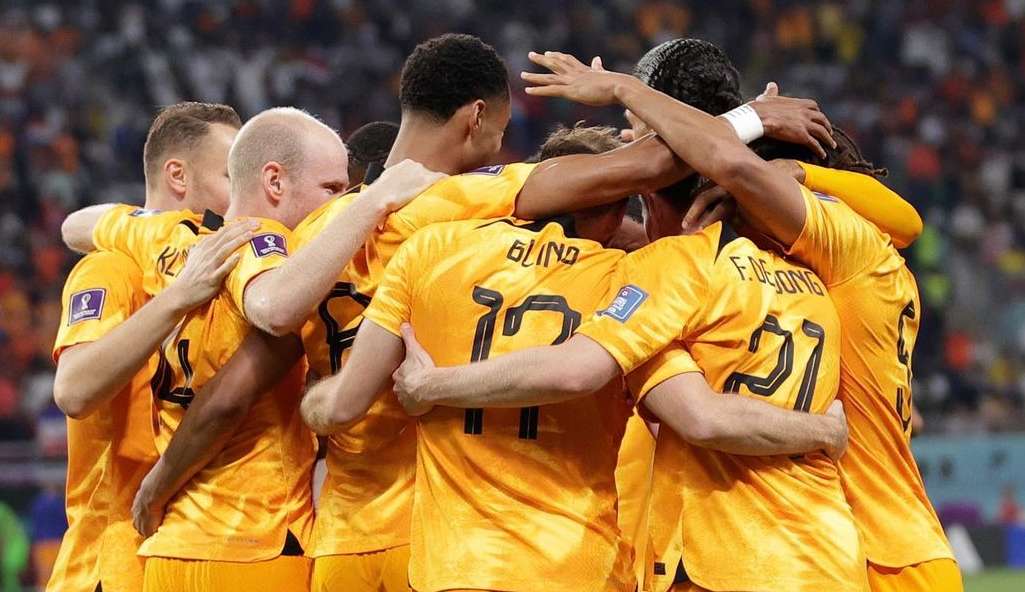 Holanda marca vitória sobre Catar e vai para às Oitavas de Final