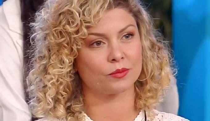 A Fazenda: Peões elogiam trajetória de Babi no reality