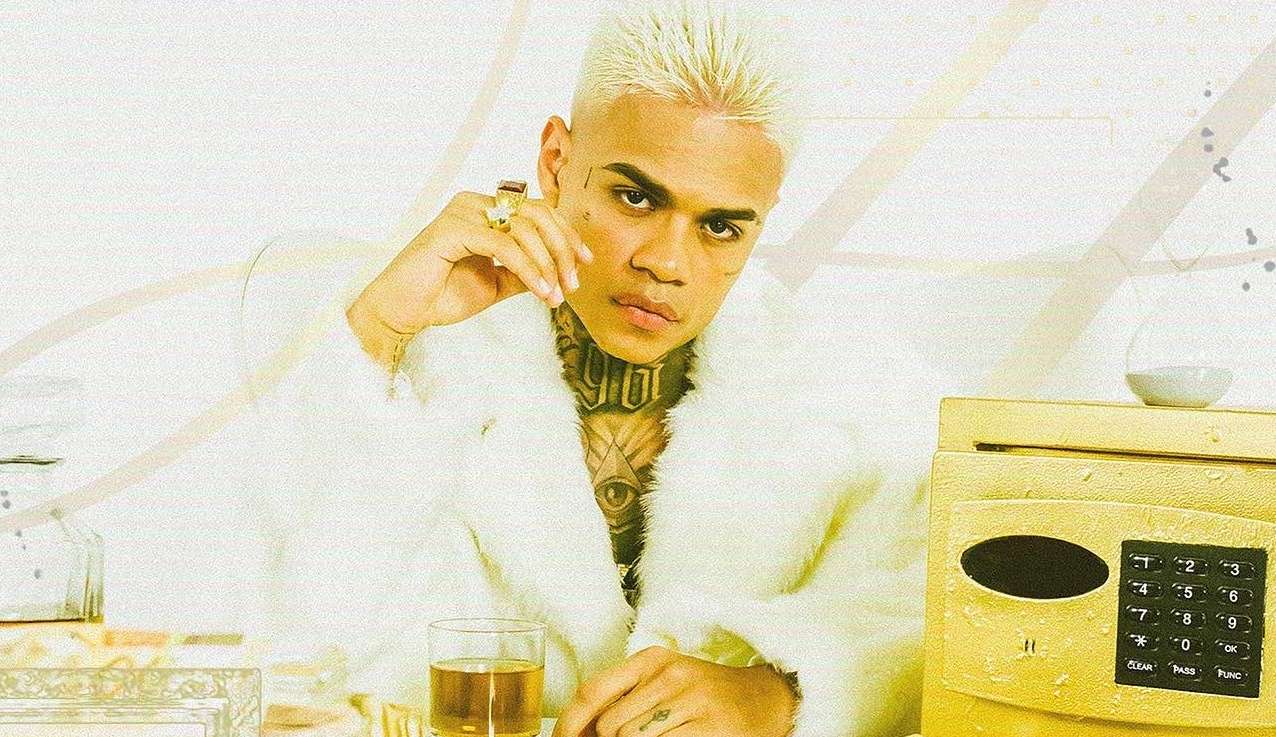 MC Cabelinho passa por anestesia geral para terminar tatuagem