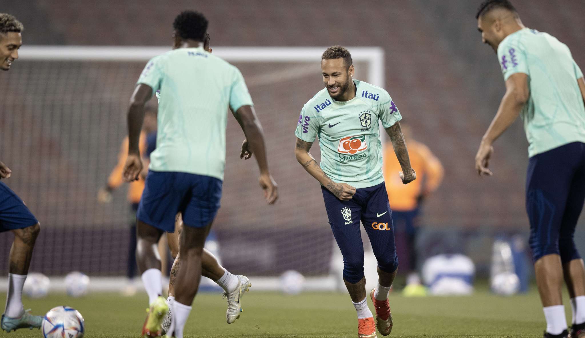 Seleção brasileira inicia preparação para as oitavas de final com Neymar de volta aos treinos