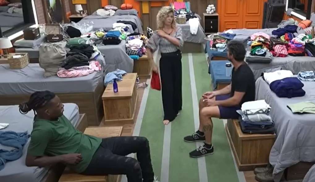 A Fazenda 14: Babi, Iran e Pelé discutem estratégias para nova roça