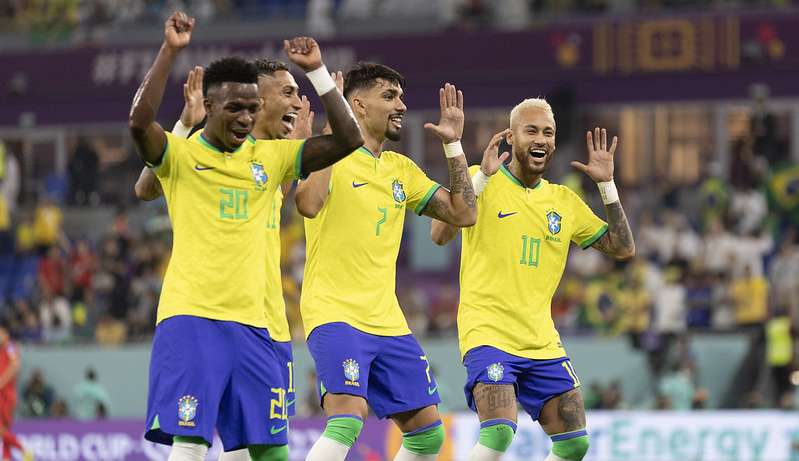 Baile brasileiro: Seleção massacra a Coreia e está nas quartas de final da Copa do Mundo