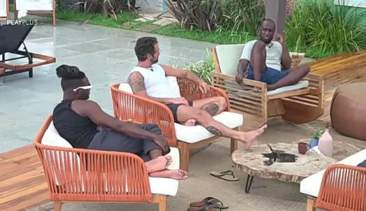 A Fazenda 14: André, Iran e Pelé comentam sobre atitudes das rivais do grupo A