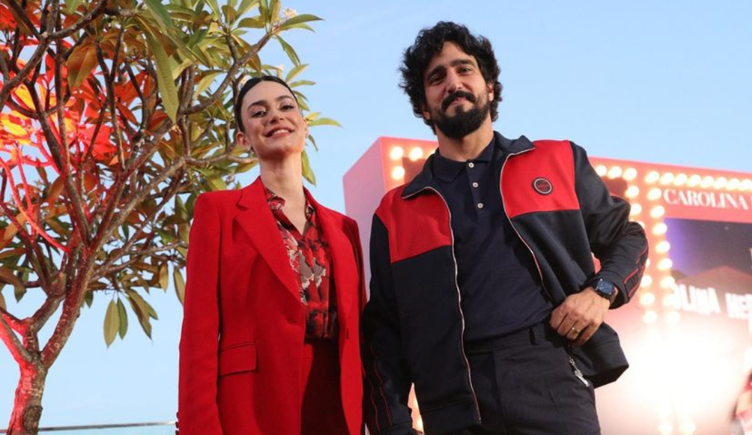 Grávida, Thaila Ayala aparece deslumbrante em evento com Renato Góes