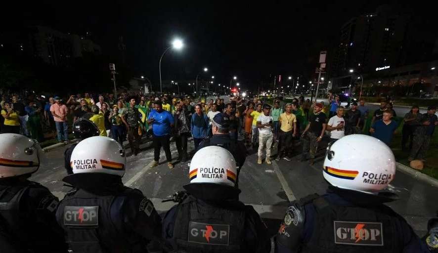 Governador do DF dá ordem para prender vândalos