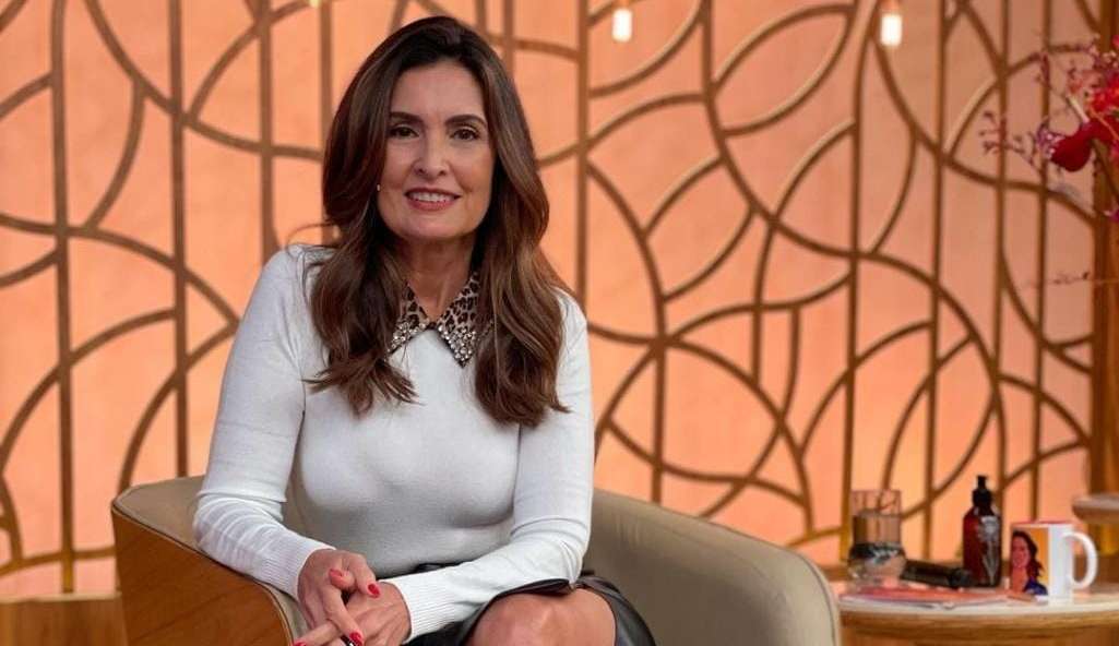 Fátima Bernardes posta vídeo comentando sobre manifestações violentas de bolsonaristas em Brasília