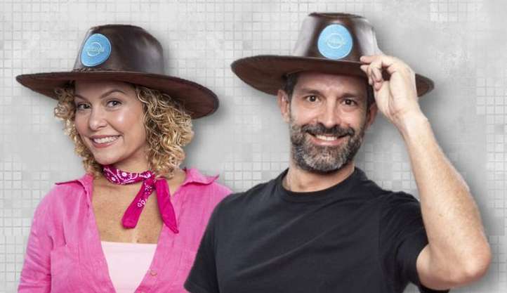 Com clima de romance Babi e Iran cantam juntos no chuveiro