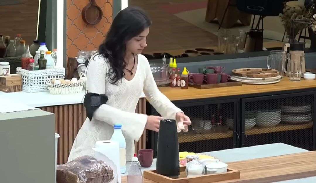 A Fazenda 14: “Não parem de votar!”, diz Bia Miranda