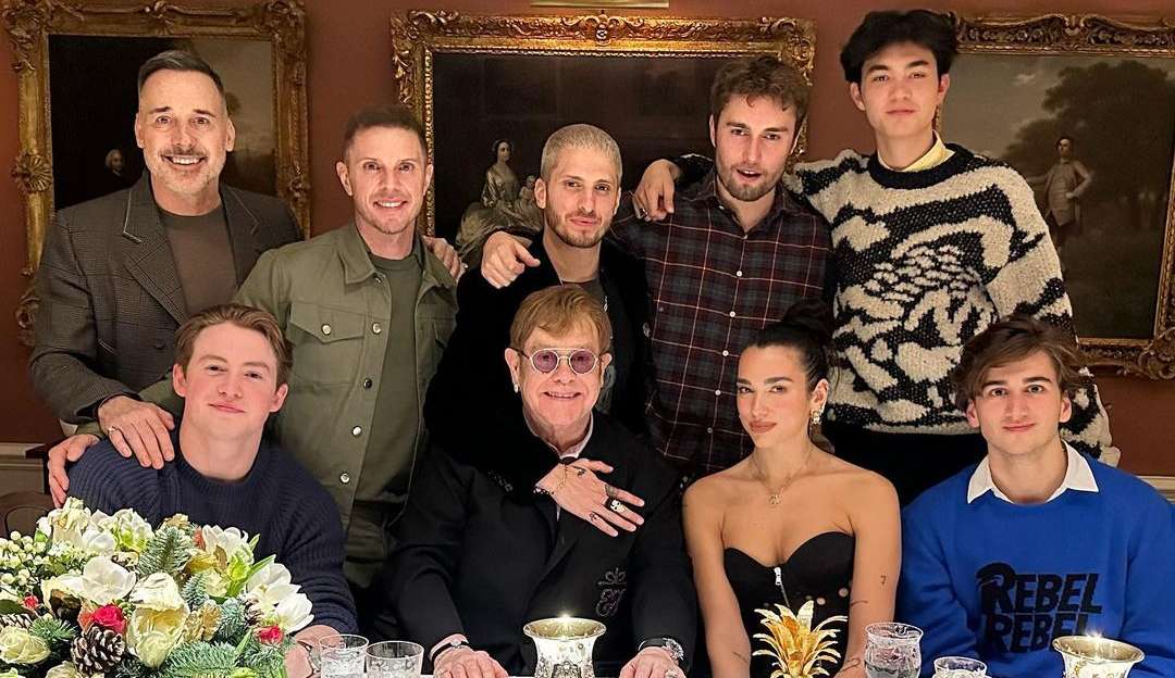 Atores de Heartstopper participam de jantar com Elton John e Dua Lipa