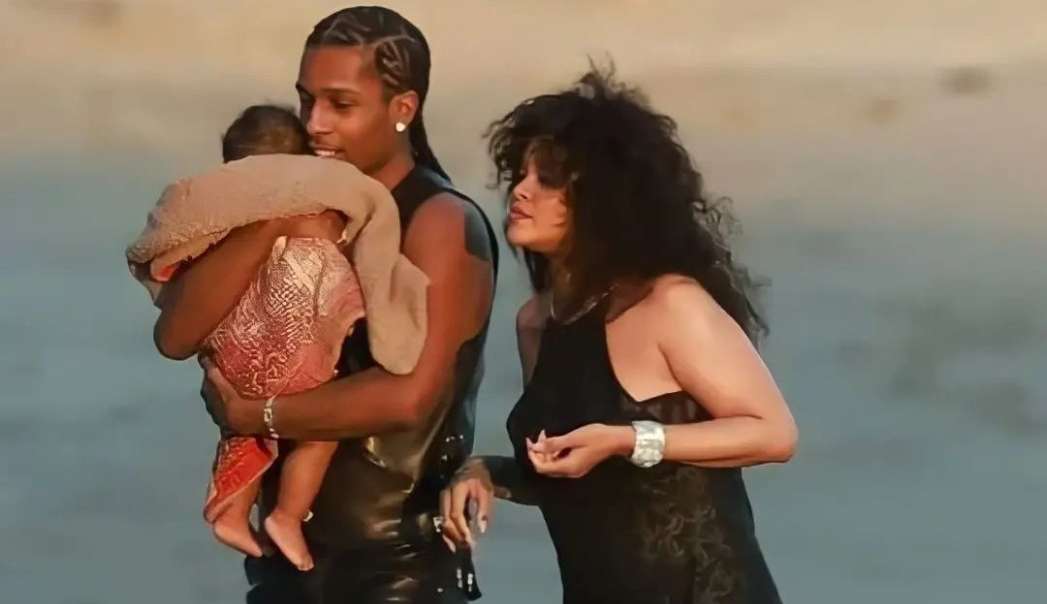 Rihanna foi obrigada a divulgar fotos de seu bebê