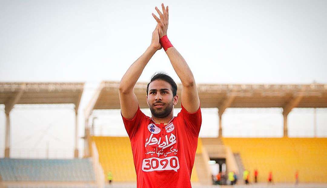 Shakira chama atenção para jogador de futebol no corredor da morte