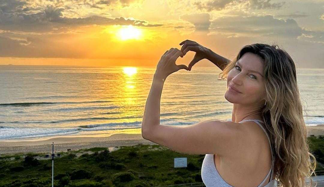 Gisele Bündchen aproveita as férias no Brasil e comparece em evento em São Paulo