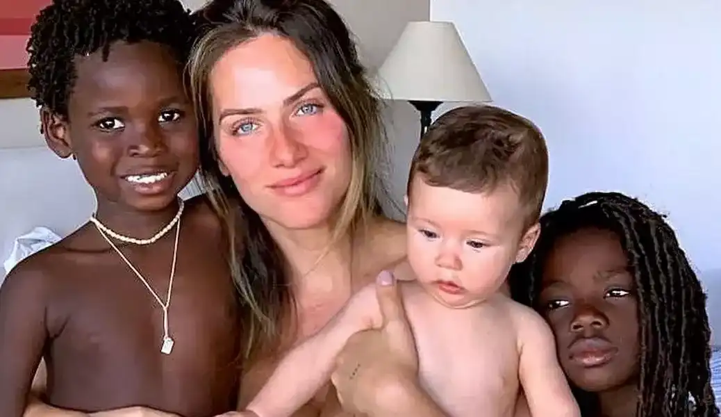 Gio Ewbank relembra seu primeiro encontro com Bless: ‘Sabia que ele ia ser o nosso filho’