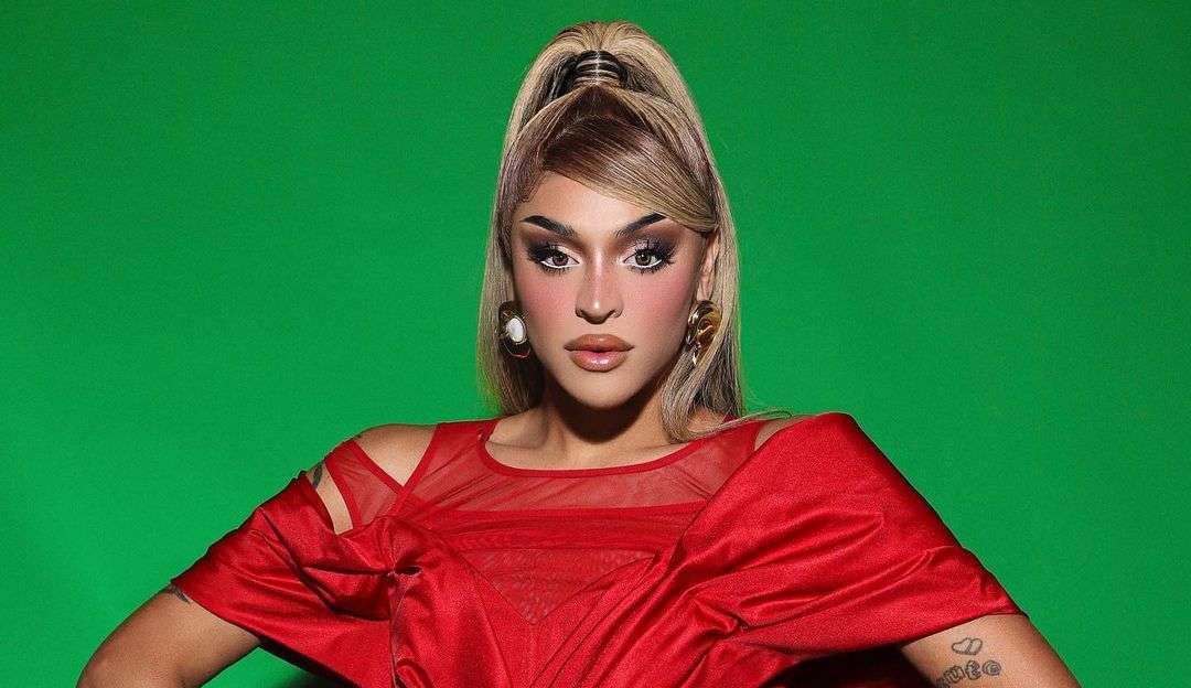 Pabllo Vittar anuncia colaboração com Anitta em 2023: “Está gravado”