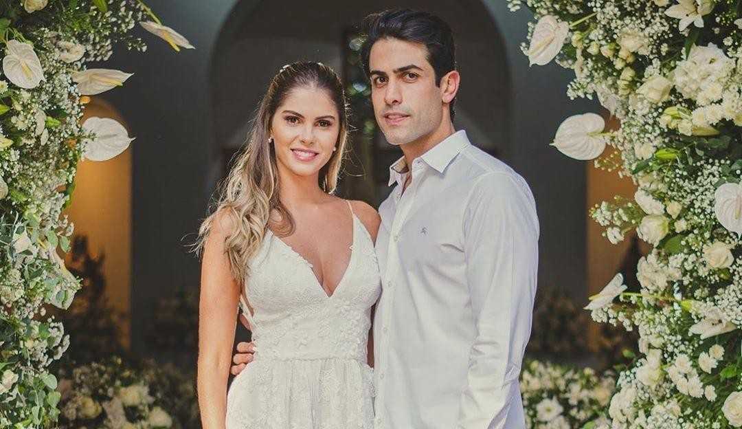 Bárbara Evans rebate críticas por viagem em lua de mel: “/A gente merece”/