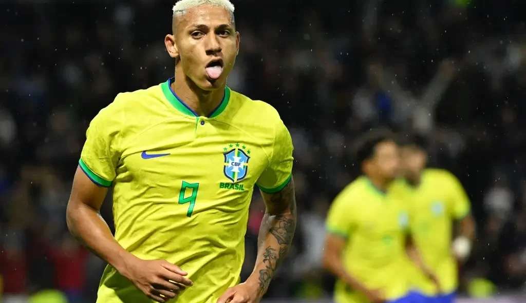Richarlison ganha o prêmio de gol mais bonito da Copa