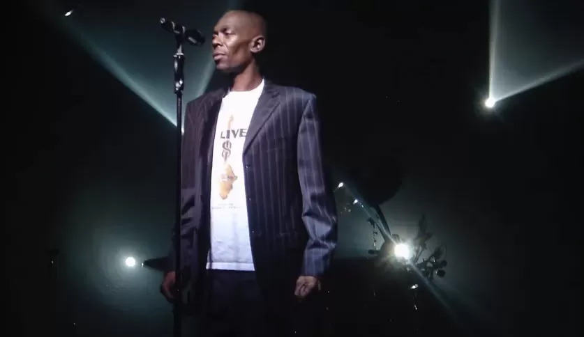 Morre Maxi Jazz aos 65 anos