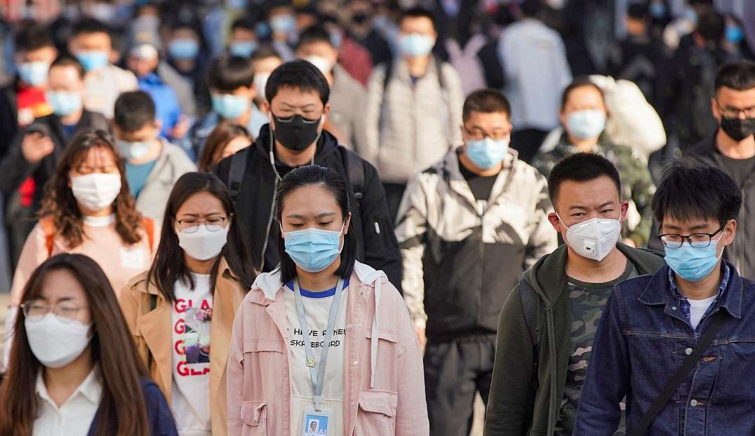 Explosão de casos de Covid-19 na China preocupa o Brasil e o mundo
