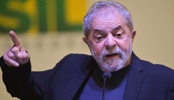 Equipe de segurança sugere que o presidente eleito desfile em carro blindado